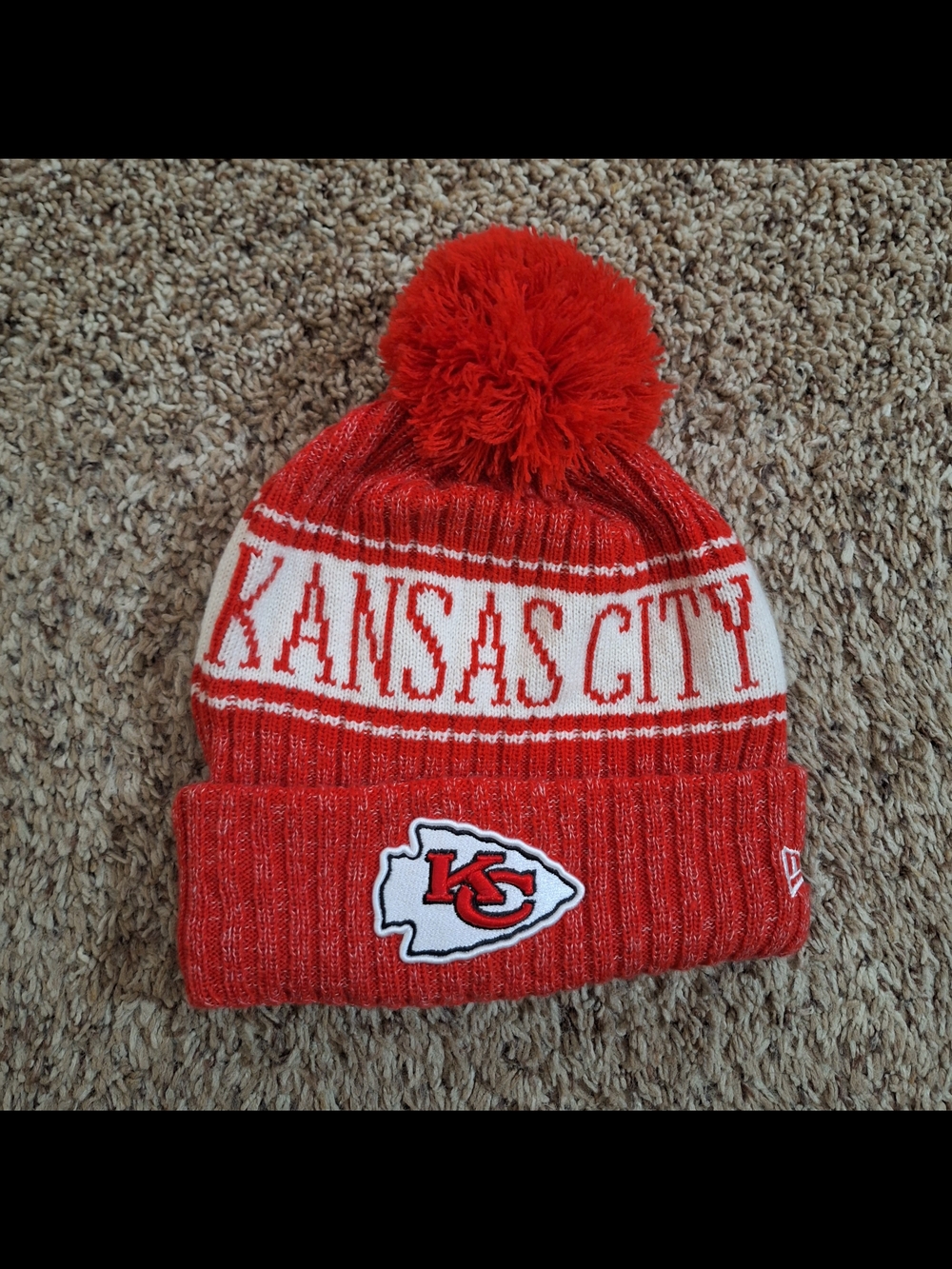 New Era NFL Kansas City Chiefs Fleece Lined Pom Beanie Knit Hat One Size